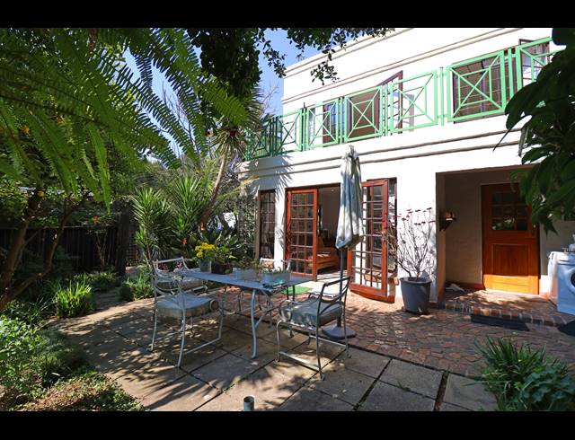 2 BEDROOM HOUSE FOR SALE IN OAKLANDS